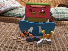 ARCA DE MADEIRA DE NOÉ COM FIGURAS E ANIMAIS DE MADEIRA - 10” x 9” comprar usado  Enviando para Brazil