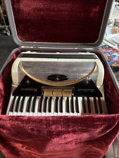 Excellent vintage accordion for sale  San Martin