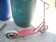 Ancienne trottinette pédale d'occasion  Brebières