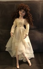 Boneca de porcelana DEBUTANTE 15”, usado comprar usado  Enviando para Brazil