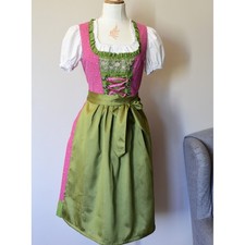 Abito dirndl it. usato Abito dirndl it. usato  Italia