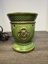 AQUECEDOR DE CERA CERÂMICA SCENTSY CELTIC LOVE KNOT TAMANHO COMPLETO NA CAIXA VERDE IRLANDÊS APOSENTADO comprar usado  Enviando para Brazil