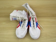 Vecchie scarpe boxe usato  Salerno