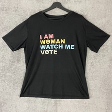 Camiseta I Am Woman Watch Me Vote XL Preta Direitos Femininos Protesto Justiça Social comprar usado  Enviando para Brazil