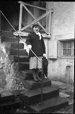 Young girl staircase d'occasion  Expédié en Belgium