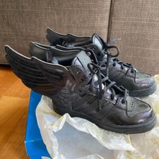adidas wings jeremy scott comprar usado adidas wings jeremy scott comprar usado Enviando para Brazil