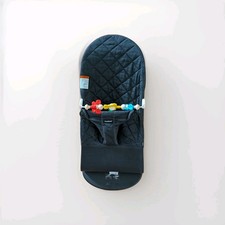 Pula-pula Baby Bjorn preto/cinza escuro - Pula-pula bebê - Muito leve usado com brinquedos comprar usado  Enviando para Brazil