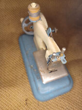 Ancienne machine coudre d'occasion  Fleurey-sur-Ouche