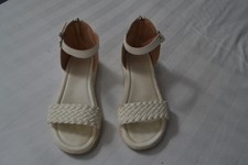 Paires chaussures fille d'occasion  Largentière