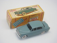 Peugeot 403 gris d'occasion  Guyancourt
