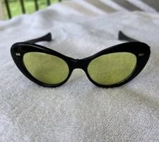 Usado, Óculos de olho de gato vintage 1960 Astro-Matic armação preta sem receita lente amarela comprar usado  Enviando para Brazil
