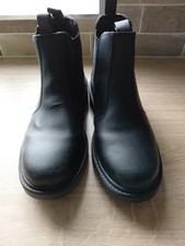 Safety boots black for sale Safety boots black for sale  HOLYHEAD