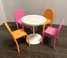Mesa de reposição 2018 Mattel Barbie Dream House, 4 cadeiras, usado comprar usado  Enviando para Brazil
