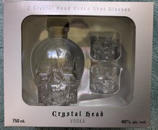 Conjunto de presente de vodca Crystal Head garrafa caveira vazia e 2 copos de shot não usados 750 ml comprar usado Conjunto de presente de vodca Crystal Head garrafa caveira vazia e 2 copos de shot não usados 750 ml comprar usado  Enviando para Brazil