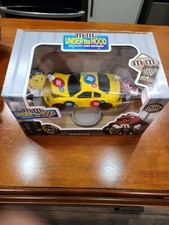 Dispensador de doces de chocolate M&Ms Under The Hood na caixa original comprar usado  Enviando para Brazil