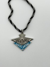 CRACHÁ SWING DE METAL GOODWOOD REVIVAL 2025 - Corda preta/cinza comprar usado CRACHÁ SWING DE METAL GOODWOOD REVIVAL 2025 - Corda preta/cinza comprar usado  Enviando para Brazil