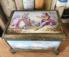 Caixa de caixão de joias esmaltada bronze dourado porcelana do final do século XIX estilo Sevres comprar usado Caixa de caixão de joias esmaltada bronze dourado porcelana do final do século XIX estilo Sevres comprar usado  Enviando para Brazil