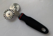 Norpro Grip-EZ Pastelería/Ravioli Rueda Utensilio Hornear Cocina Herramienta de Cocina segunda mano  Embacar hacia Mexico