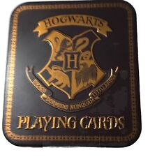 Usado, Cartas de baralho de Harry Potter Hogwarts em um estojo de lata colecionável comprar usado  Enviando para Brazil