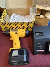 NOVO EM FOLHA ATLAS COPCO ETB4i BATERIA E CARREGADOR CHAVE DE FENDA ELÉTRICA comprar usado  Enviando para Brazil