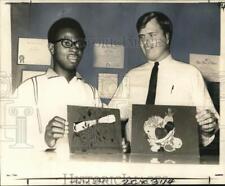 Usado, Foto de imprensa 1970 membros do clube masculino da Cisjordânia, vencedores do concurso de pintura comprar usado  Enviando para Brazil