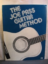 Método de guitarra Joe Pass brochura comprar usado  Enviando para Brazil