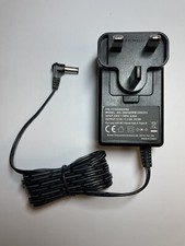 Adattatore alimentazione 12v usato  Spedire a Italy