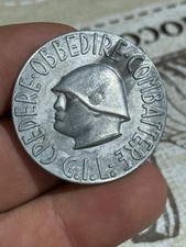 Spilla medaglia obbedire usato  Garlasco
