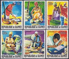 Guinea 1965 artigianato usato  Italia