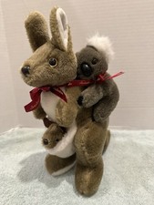 Canguru australiano com bebê Joey e mini coala de pelúcia 12” animais de pelúcia comprar usado  Enviando para Brazil