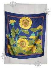 Joli foulard carré d'occasion Joli foulard carré d'occasion  Foix
