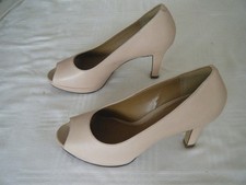 New clarks artisan for sale  SWANSEA