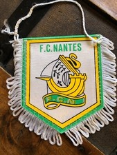 Petit fanion pennant d'occasion  Jujurieux