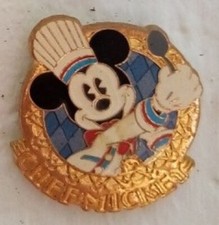 Pin badge disney d'occasion  Mandelieu-la-Napoule
