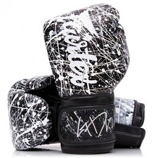 Guantoni boxe fairtex usato  Spedire a Italy