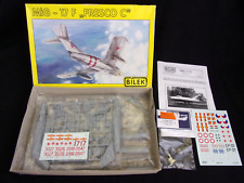 2x kit modelo Mig-17F "Fresco C" 1/72 Bilek plastik + assento de ejeção de resina comprar usado  Enviando para Brazil