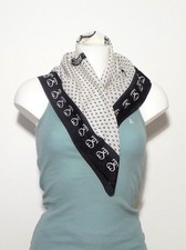 Foulard carré blanc d'occasion Foulard carré blanc d'occasion  Paris XV