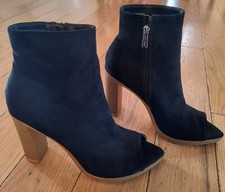 Women heels size for sale  Schenectady