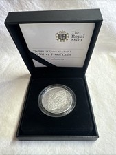 MOEDA DE PRATA ESTERLINA 925 PROVA CINCO LIBRAS £5 CUNHAGEM REAL CAIXA E CERTIFICADO DE AUTENTICIDADE QUEEN ELIZ comprar usado  Enviando para Brazil