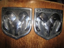 2 medalhões logotipo cabeça Dodge Ram para Dodge RAM 1500 2500 3500 grande lote de 2 comprar usado  Enviando para Brazil