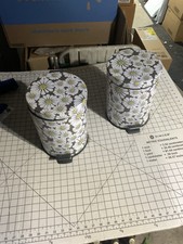 Lote de 2 latas de lixo pequenas para banheiro com tampa B490 comprar usado  Enviando para Brazil