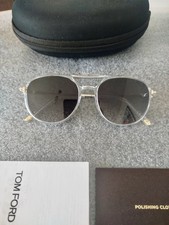 Occhiali sole unisex usato  Belluno