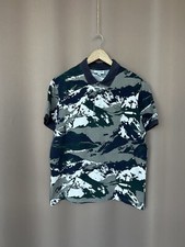 Usado, Camisa polo masculina Lacoste ajuste regular tamanho M/L estampa montanha algodão manga curta comprar usado  Enviando para Brazil