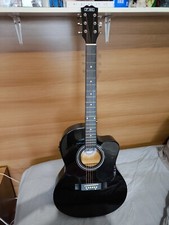 Chitarra acustica nera usato  Udine
