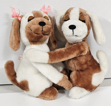 Conjunto de Pelúcia Vintage 1976 Dakin “Puppy Love” Abraçando Casal de Cachorro – Feito na Coréia comprar usado Conjunto de Pelúcia Vintage 1976 Dakin “Puppy Love” Abraçando Casal de Cachorro – Feito na Coréia comprar usado  Enviando para Brazil