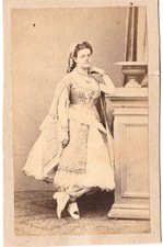 Femme identifier actrice d'occasion  Saint-Julien-l'Ars