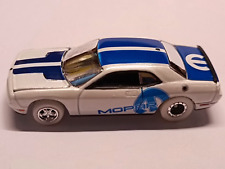 Usado, Johnny Lightning 1:64 2023 pacote com 2 R1A 2014 Dodge Challenger R/T White Lightning comprar usado  Enviando para Brazil