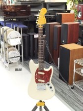 Guitarra elétrica Fender Japan MG69 Mustang branca feita no Japão 1994 corpo sólido comprar usado  Enviando para Brazil