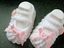 PAR FOFO DE SAPATOS DE BEBÊ TRICOTADOS À MÃO em BRANCO com ARCO ROSA tamanho 0-3 MESES (2) comprar usado  Enviando para Brazil