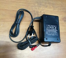 Caricabatteria piombo 8vdc usato  Casalecchio di Reno
